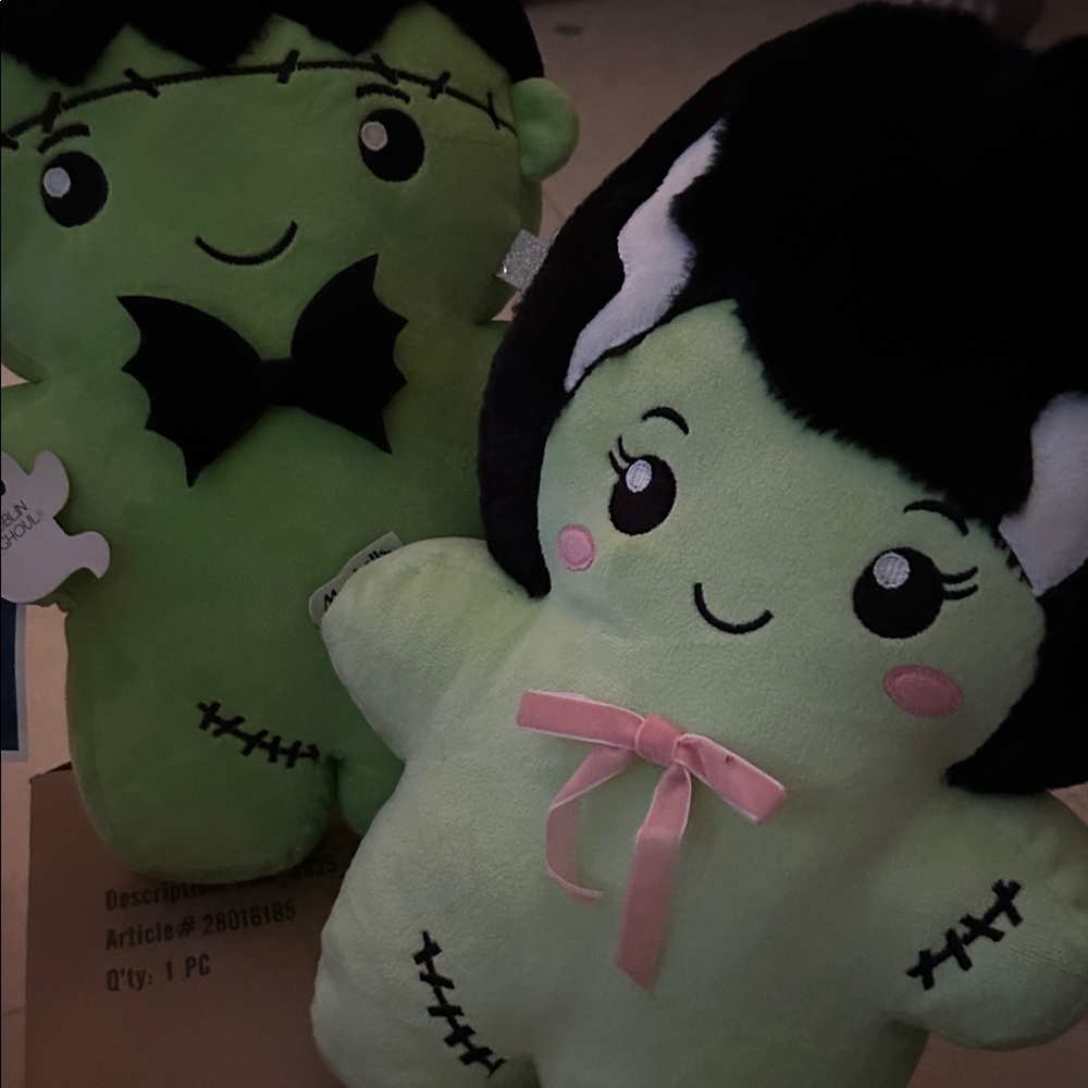 Green Plush Halloween Decor Set